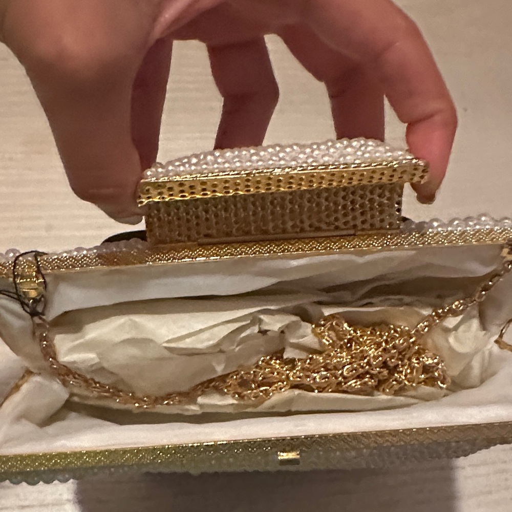 Elegant Pearl-Embellished Clutch - Picture 4 of 4